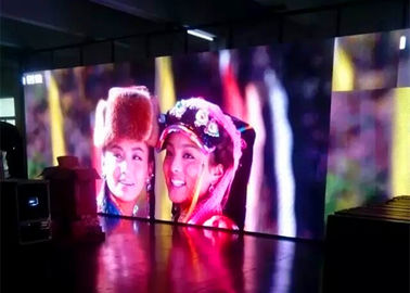 China Big P4mm Indoor Commercial LED Display Screen , LED Advertising Billboards Wall Mounted supplier